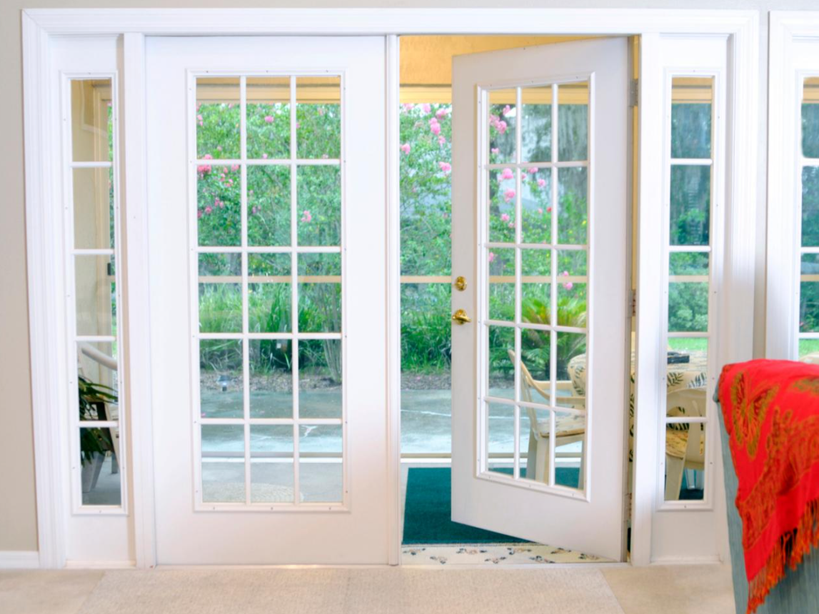 things-to-consider-while-choosing-glass-door-replacement-company